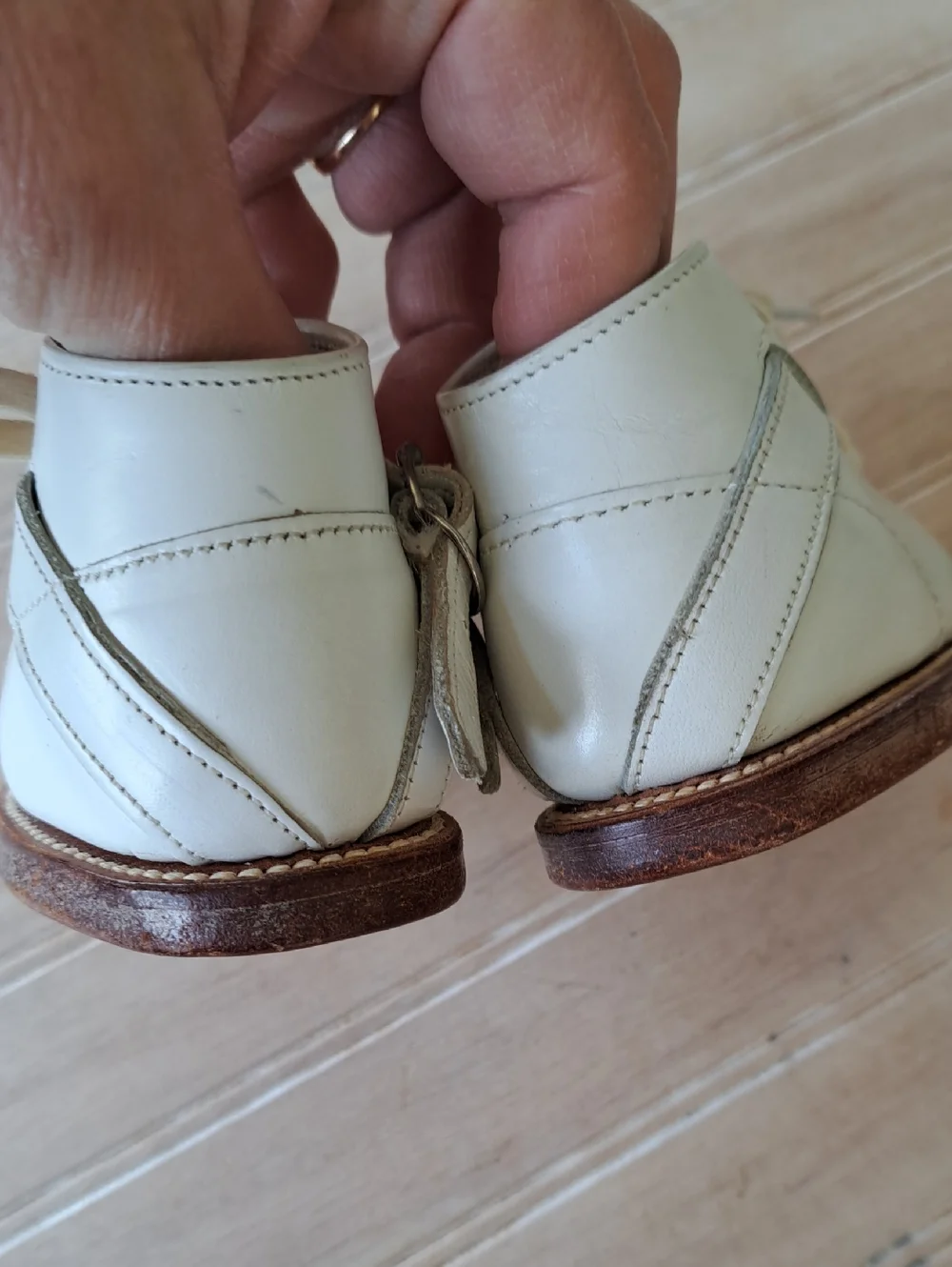 Vintage 1950s Sabel’s White Leather Orthopedic Pre-Walker Baby Lace Up Shoes